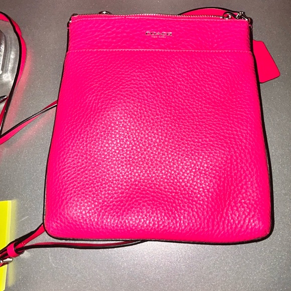 Coach Handbags - Coach Womens Pink Pebbled Leather Crossbody Bag EUC